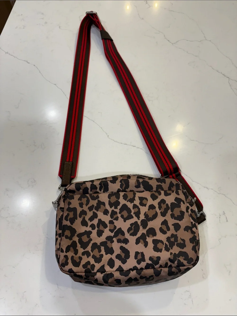 Lululemon Leopard Print Everywhere Crossbody Bag 2L - Picture 4 of 4